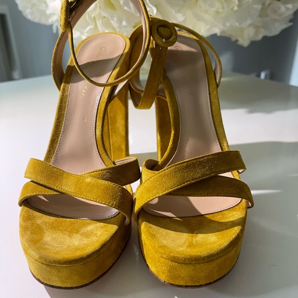 Gianvito Rossi Shoes - Gianvito Rossi size 37